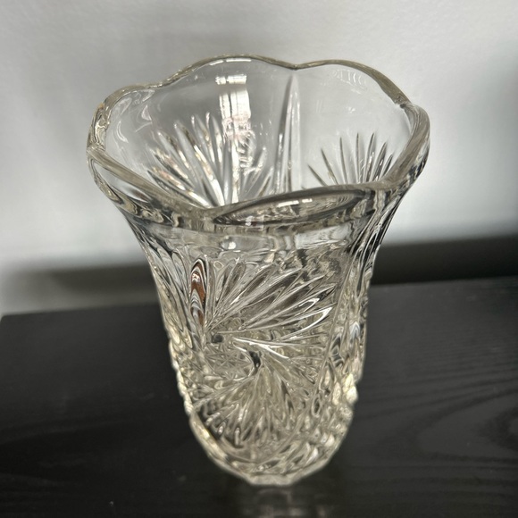 Vintage Crystal Vase Stars and Pinwheels - Picture 3 of 4